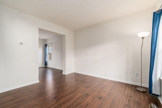 7916 Bridge Crossing Ct in Powell, OH - Building Photo - Building Photo