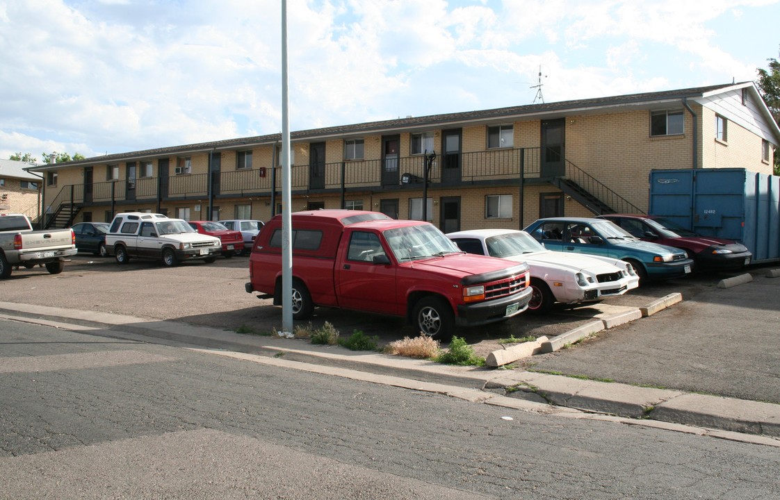 Fontaine Street Apartments in Federal Heights, CO - Building Photo