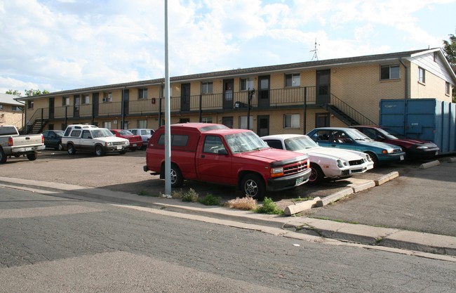 Fontaine Street Apartments