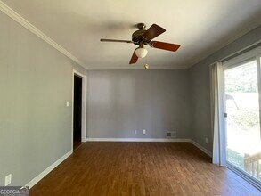 2352 Arrow Cir in Atlanta, GA - Building Photo - Building Photo