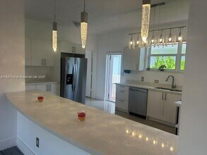 501 90th St in Surfside, FL - Building Photo - Building Photo