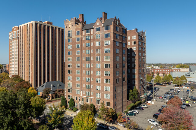 The Prestwould in Richmond, VA - Foto de edificio - Building Photo