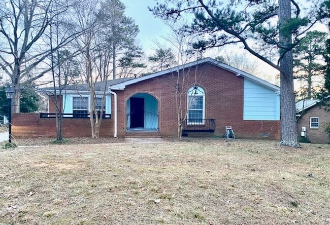 property at 1332 Woodberry Rd