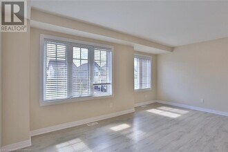 25 Sportsman Hill St in Kitchener, ON - Building Photo - Building Photo