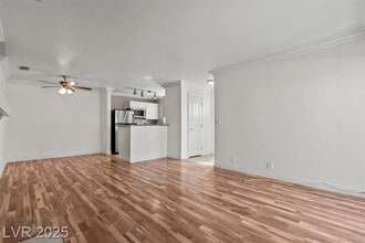 4050 Pacific Harbors in Las Vegas, NV - Foto de edificio - Building Photo
