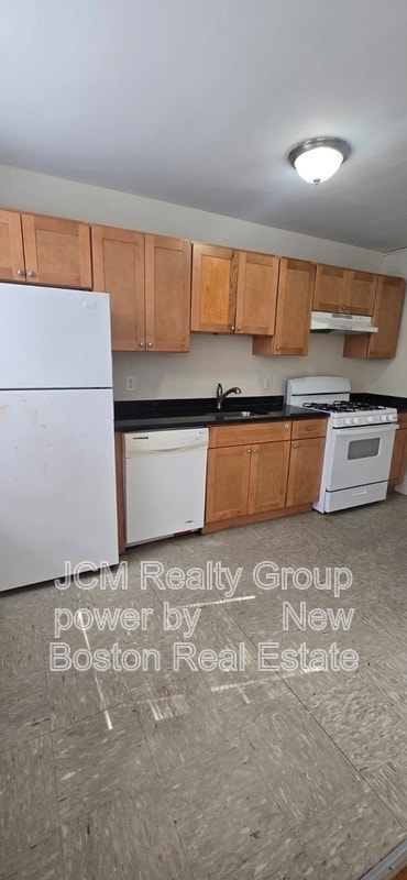 property at 9 Victory Rd