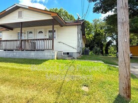 910 N Morris St in Gastonia, NC - Building Photo