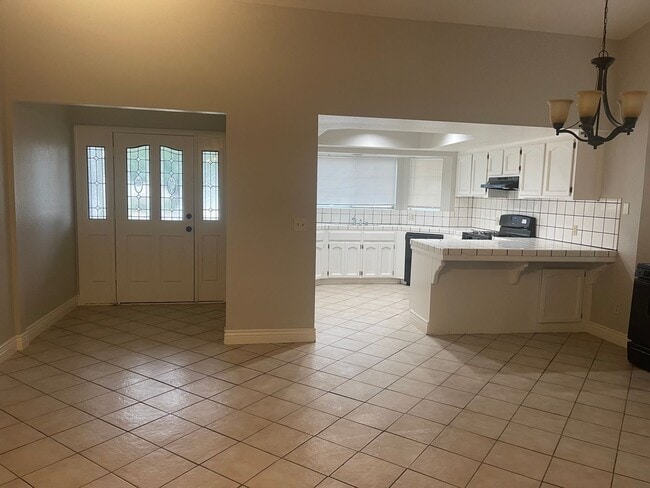 547 Mathew St in Porterville, CA - Building Photo - Building Photo