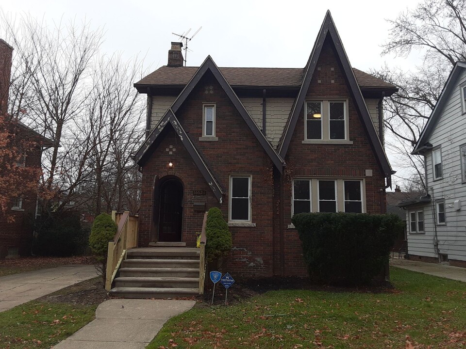 16524 Edinborough Rd in Detroit, MI - Building Photo