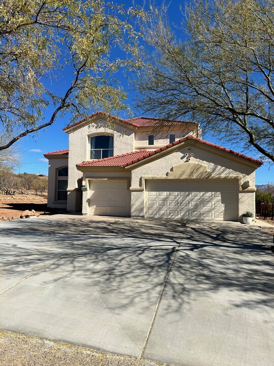 1841 Rosalia Ct in Rio Rico, AZ - Building Photo