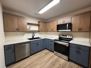 715 N 35th St in Herrin, IL - Building Photo - Building Photo