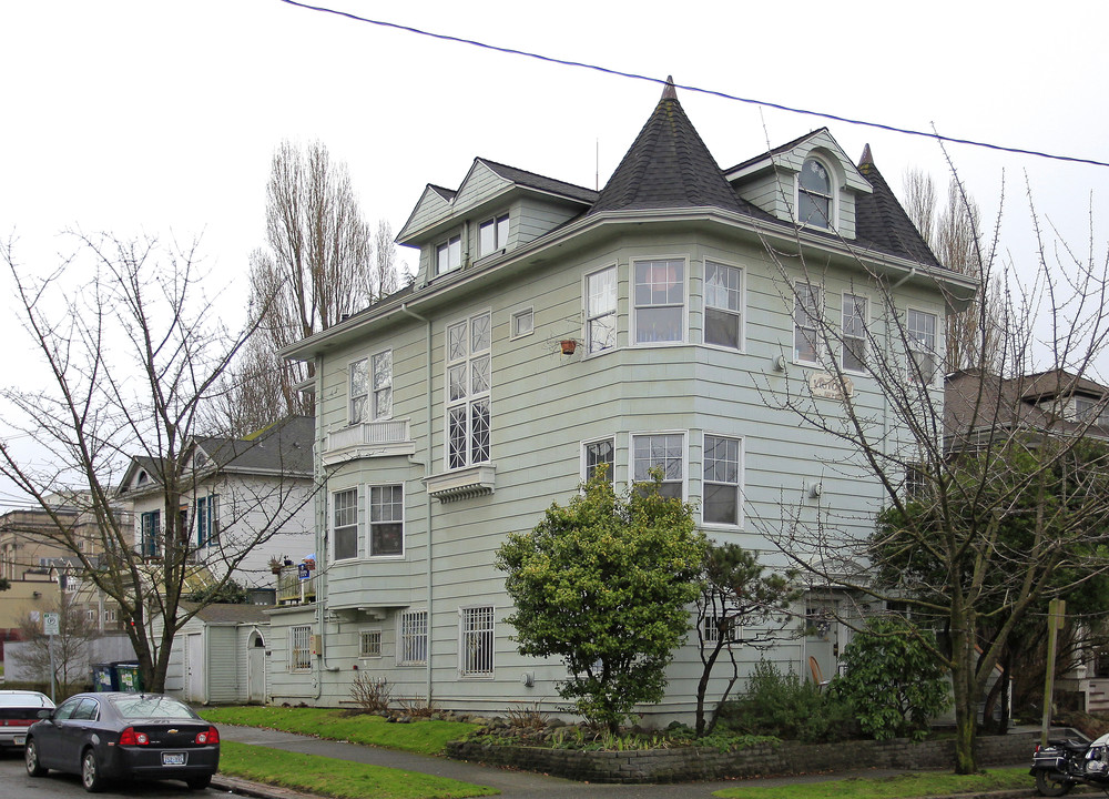 The Victoria Apartments in Seattle, WA - Foto de edificio