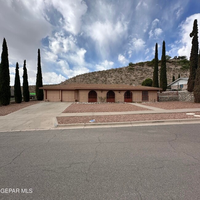 property at 3304 Old Spanish Trail