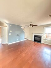 3944 Longhill Station Rd in Williamsburg, VA - Foto de edificio - Building Photo