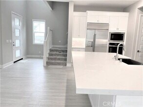 116 Scale in Irvine, CA - Building Photo - Building Photo