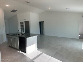 1116 NW 20th Pl in Cape Coral, FL - Building Photo - Building Photo