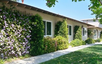 Palm Garden Apartments in Covina, CA - Building Photo - Building Photo