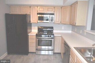 12249 Fairfield House Dr in Fairfax, VA - Building Photo - Building Photo