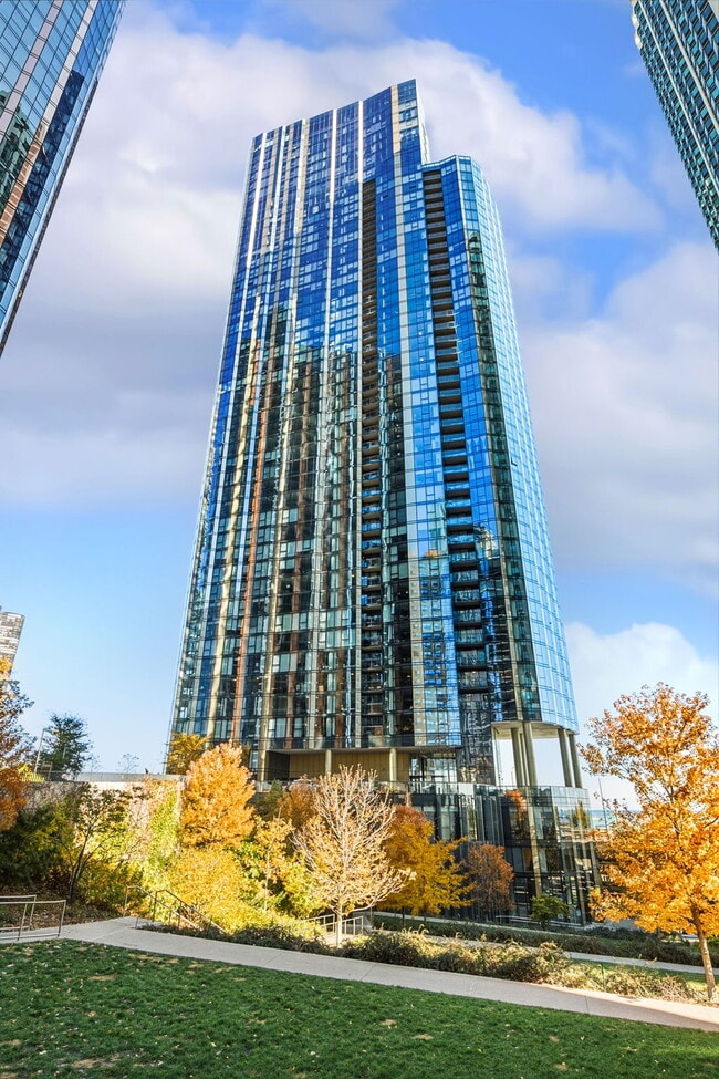 211 N Harbor Dr, Unit 2205 in Chicago, IL - Building Photo - Building Photo