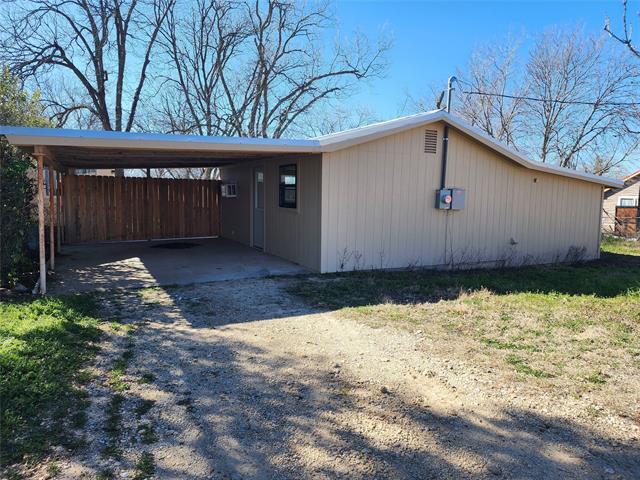 202 W Martin Ave in Comanche, TX - Building Photo - Building Photo