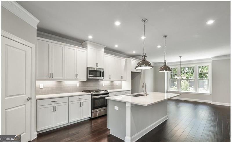 1323 Harris Way S in Brookhaven, GA - Building Photo