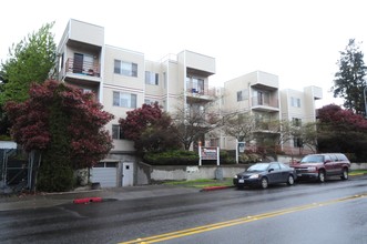 JW WEDGWOOD in Seattle, WA - Foto de edificio - Building Photo