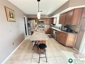2626 Anthony Ct in Easton, PA - Building Photo - Building Photo