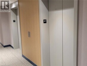 395 Square One Dr in Mississauga, ON - Building Photo - Building Photo