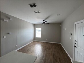 10 Ragland Rd in Mission, TX - Building Photo - Building Photo