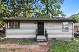 2512 Circle Dr in Hueytown, AL - Building Photo - Building Photo