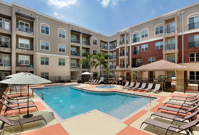 Varela Westshore Apartments