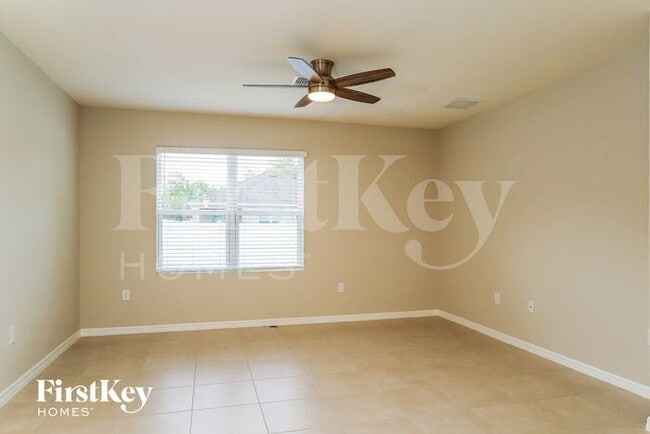 1402 Loma Linda Dr in Ft. Myers, FL - Building Photo - Building Photo
