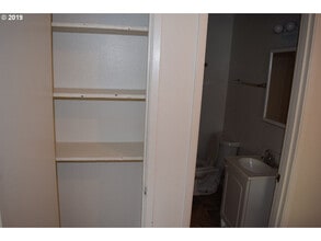931 Salmon Ave in Coos Bay, OR - Building Photo - Building Photo