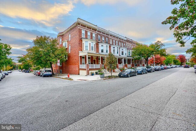 2200 Brookfield Ave in Baltimore, MD - Building Photo - Building Photo