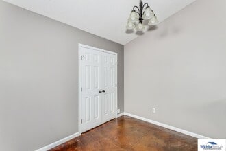 1344 N Curtis Ct in Wichita, KS - Building Photo - Building Photo