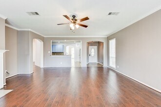 15403 Redbud Dale Ct in Cypress, TX - Foto de edificio - Building Photo