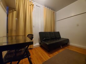 Studio New York City Apartments For Rent From 500 14 St Marks Pl Apartments