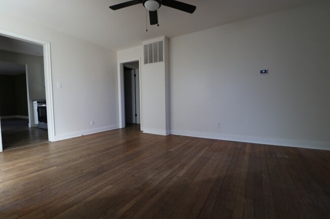 511 W Pine St in Junction City, KS - Building Photo - Building Photo