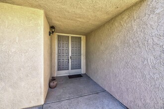 72385 Beverly Way in Rancho Mirage, CA - Foto de edificio - Building Photo