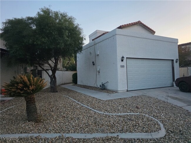 6645 W Telegraph Rd in Las Vegas, NV - Building Photo - Building Photo