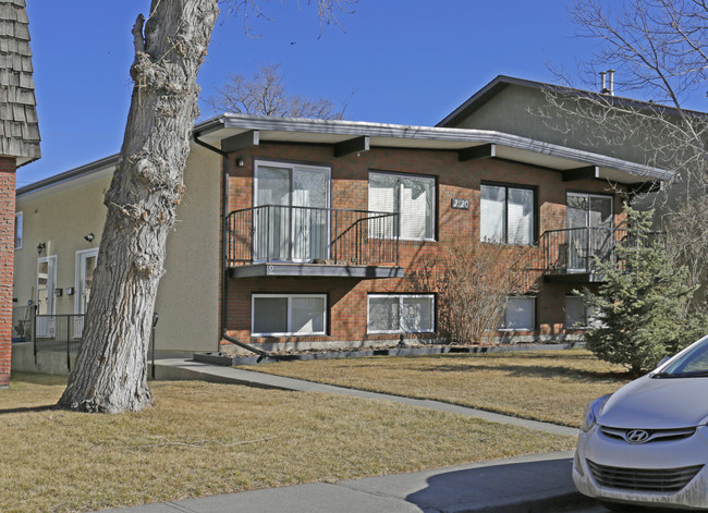 2120 4th Ave NW in Calgary, AB - Building Photo - Primary Photo