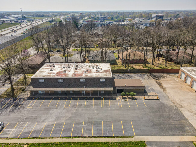 Wynnewood in Springfield, MO - Foto de edificio - Building Photo