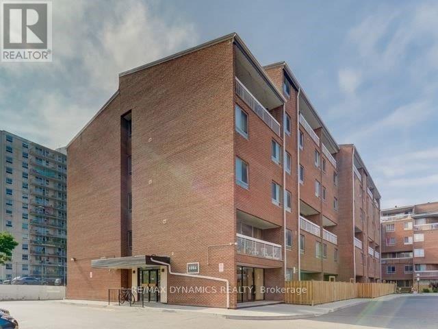 4064 Lawrence Ave E in Toronto, ON - Building Photo - Building Photo