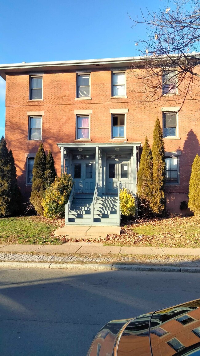 54 Alden St in Hartford, CT - Building Photo - Building Photo