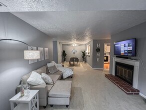 2239 Hunters Run Dr in Reston, VA - Building Photo - Building Photo