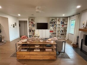 4814 White Elm Dr in Austin, TX - Building Photo - Building Photo