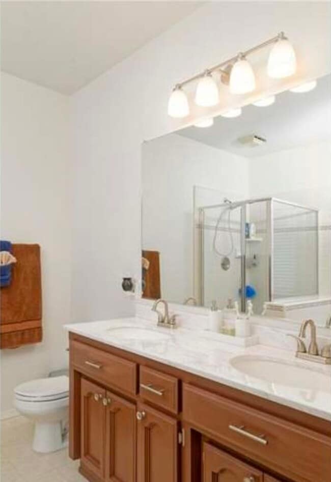 property at 1926 Fieldstone Cir