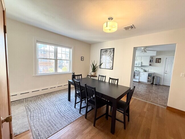 920 E 4th St, Unit 2 in Boston, MA - Building Photo - Building Photo