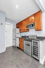 722 10th Ave in New York, NY - Building Photo - Building Photo