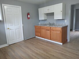 718-720 E Grape St in Vineland, NJ - Building Photo